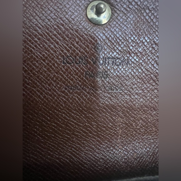 Authentic LV wallet - Picture 8 of 16